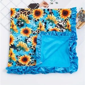🌻NIB Ruffle Baby Blanket🌻